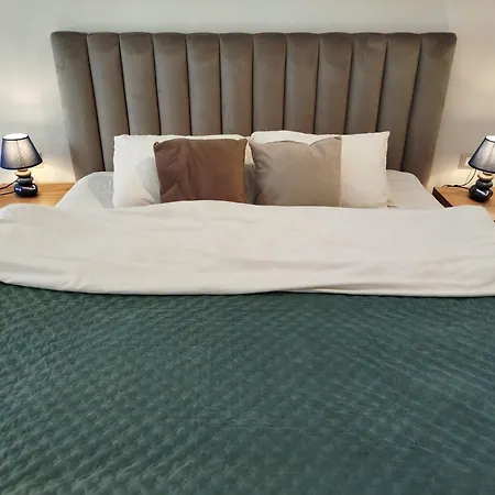 Sunhill Spacious 2 Bedroom Luxury Apartment Tirana