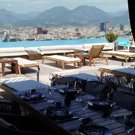 Sunhill Spacious 2 Bedroom Luxury Apartment Tirana