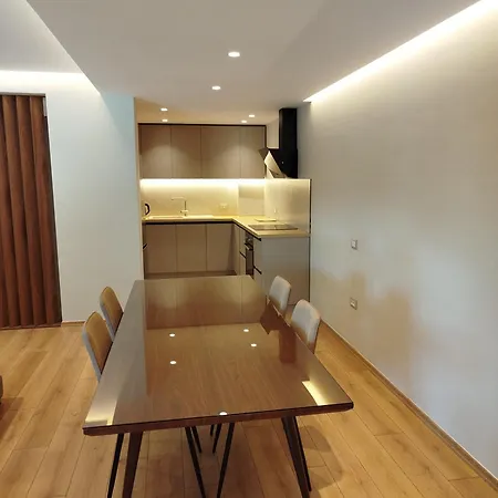 Sunhill Spacious 2 Bedroom Luxury * Tirana