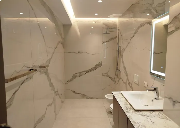 Sunhill Spacious 2 Bedroom Luxury Apartamento Tirana