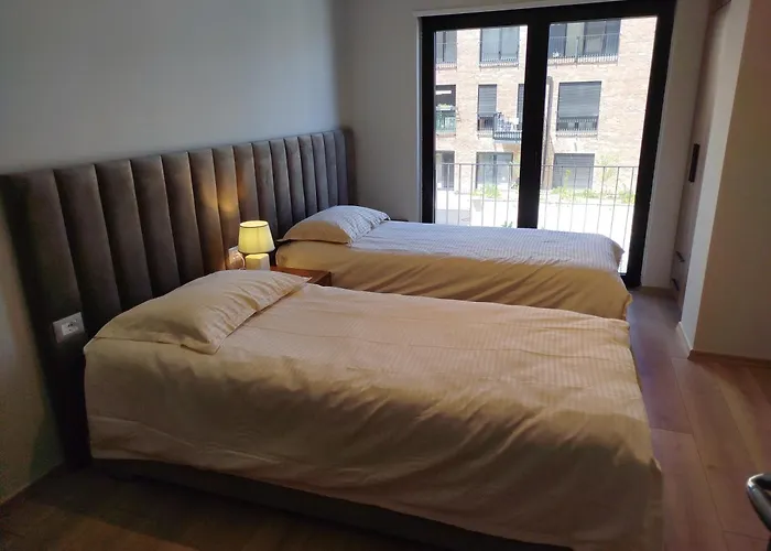 Sunhill Spacious 2 Bedroom Luxury * ティラナ