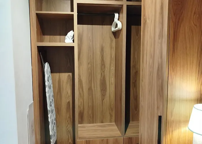 Sunhill Spacious 2 Bedroom Luxury ティラナ