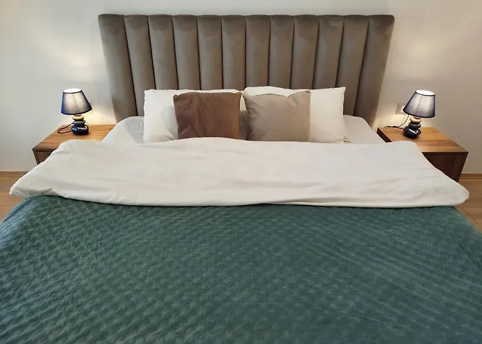 Sunhill Spacious 2 Bedroom Luxury アパート ティラナ